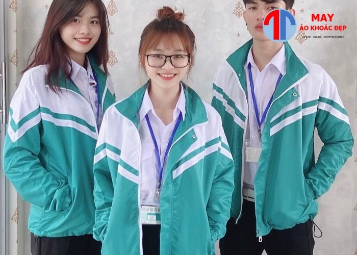 may áo khoác đồng phục cho trường học