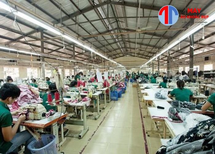 may áo khoác đồng phục giữ ấm