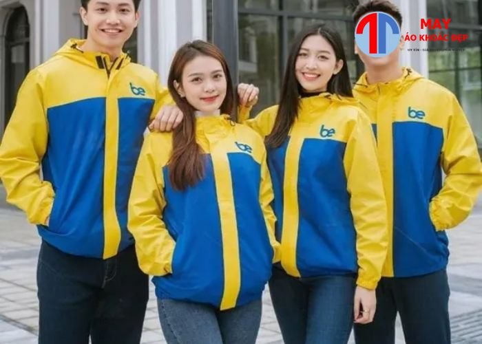 may áo khoác đồng phục theo yêu cầu