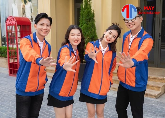 may áo khoác đồng phục theo yêu cầu