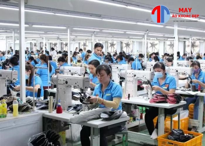 xưởng may áo khoác đồng phục tại Hà Nội