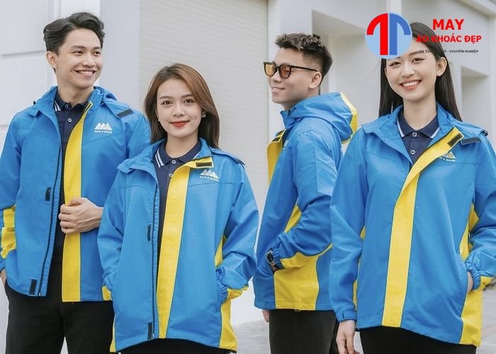 áo khoác đồng phục giá bao nhiêu