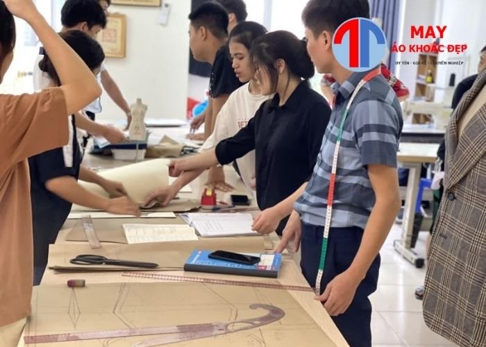 may áo thun đồng phục cho học sinh
