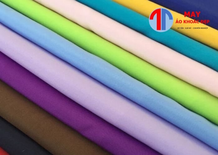 nên chọn vải gì để may áo thun đồng phục